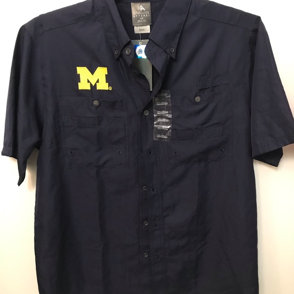 Knights Apparel Other - NEW Men’s Michigan Wolverines button down shirt M